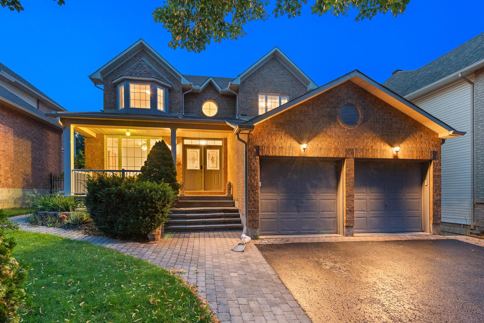 Discover the charm of Red Car Crescent—an inviting, family‑friendly haven in the heart of Ottawa. Generous natural light, a serene backyard retreat, and easy access to excellent schools, parks, and transit. You're perfect next chapter starts here.