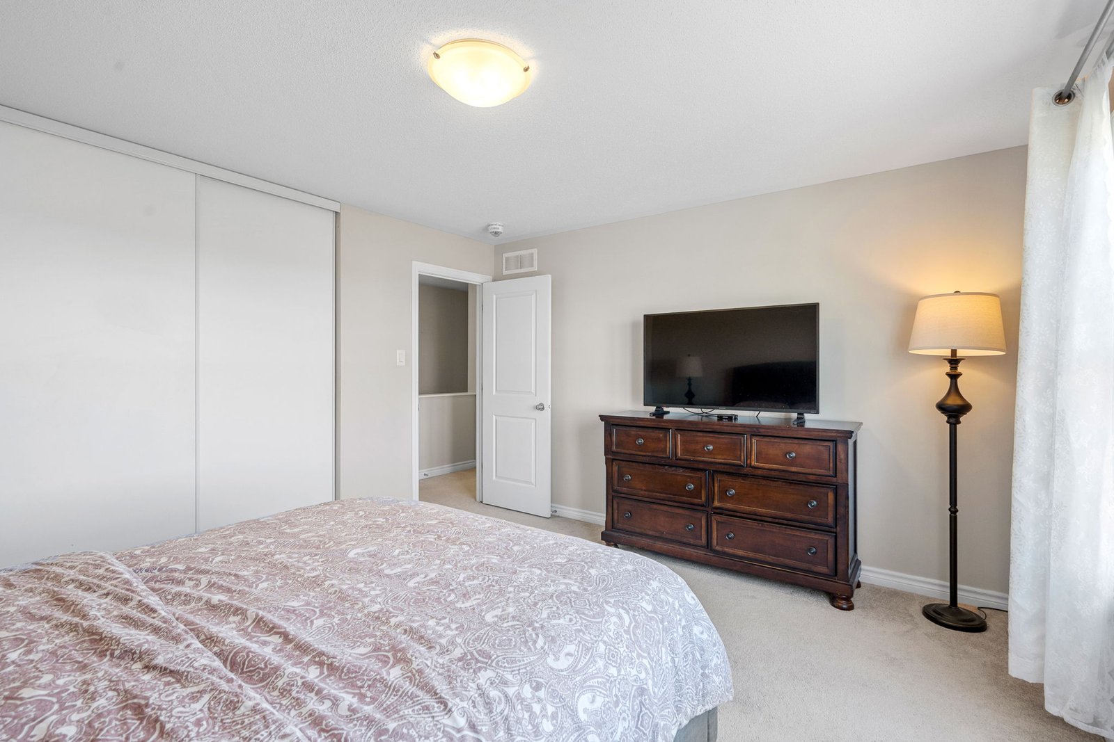 15-web-or-mls-743b-magnolia-st-206